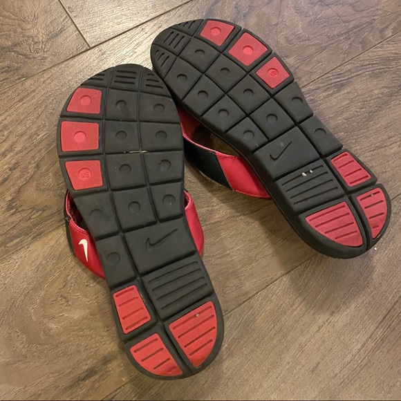 Nike slippers - Picture 2 of 3